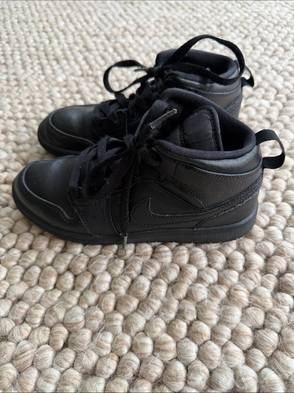 Nike Jordan 1 mid top kids sneakers